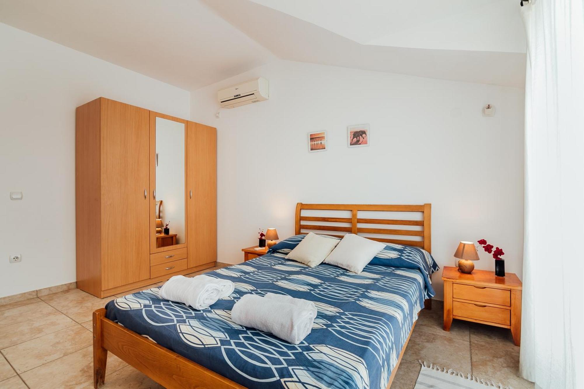 Holiday Home Amanda Hollick โกตอร์ ภายนอก รูปภาพ