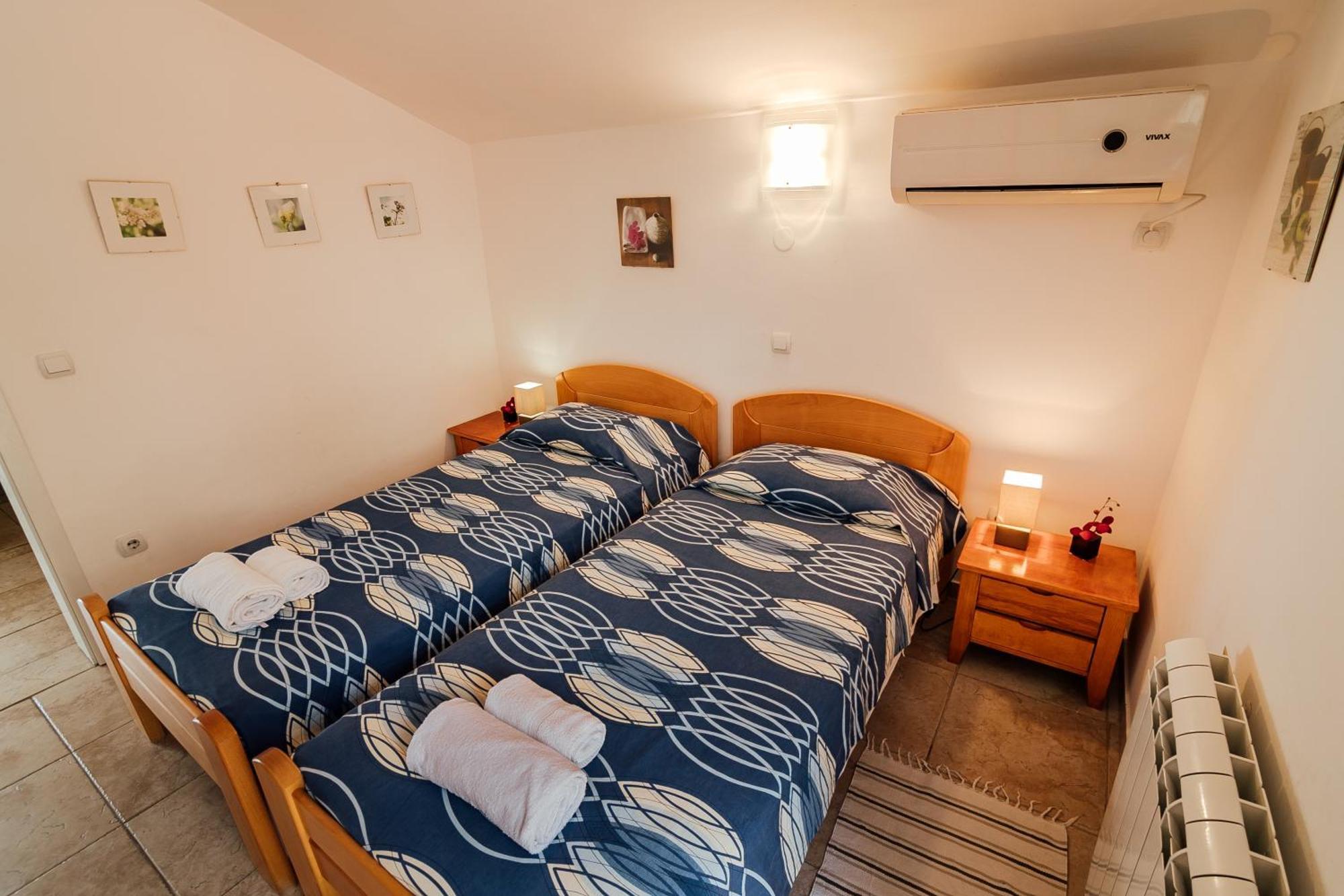 Holiday Home Amanda Hollick โกตอร์ ภายนอก รูปภาพ