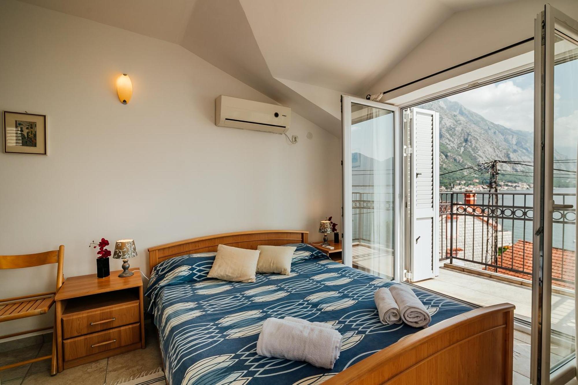 Holiday Home Amanda Hollick โกตอร์ ภายนอก รูปภาพ